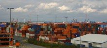 Container auf Altenwerder